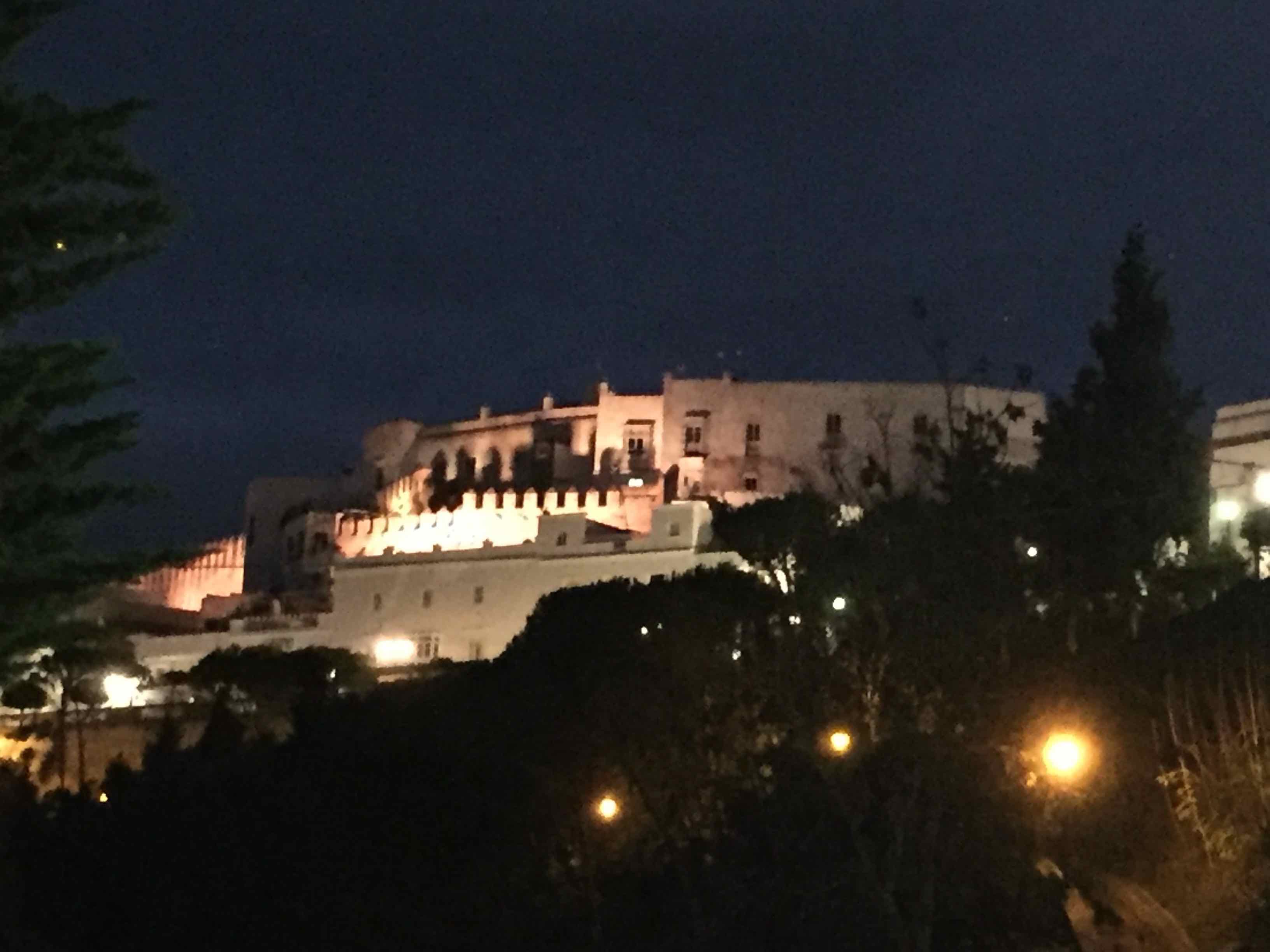 Die Burg bei Nacht